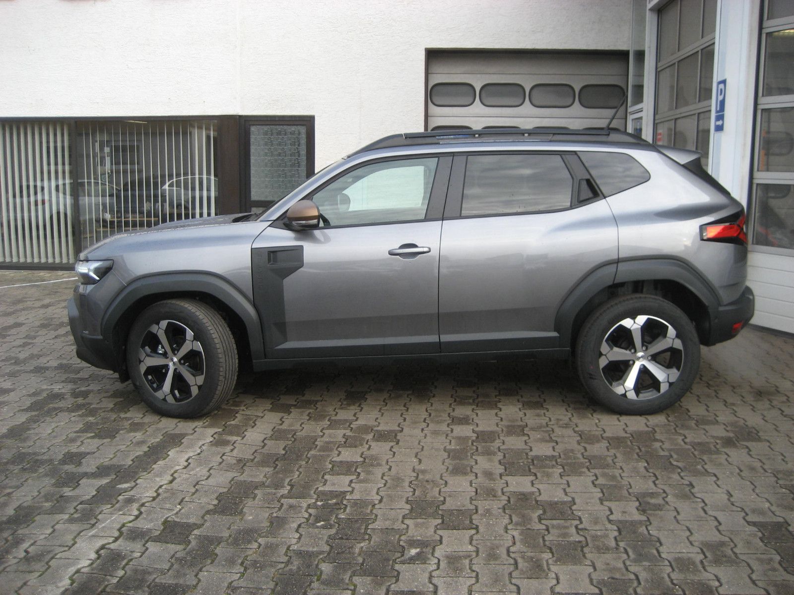 Dacia Duster TCe 130 Extreme - Samsaru's Car Outlet