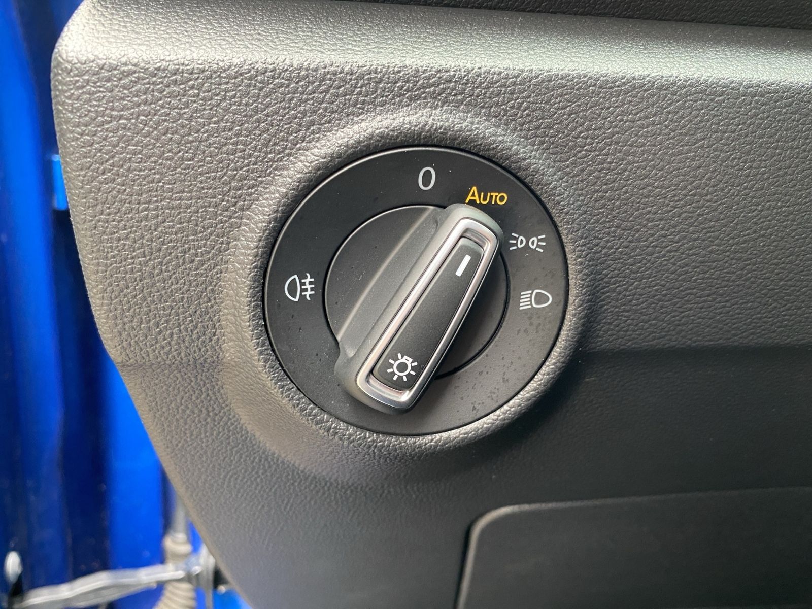Volkswagen T-Roc 2.0 TDI Style - Samsaru's Car Outlet