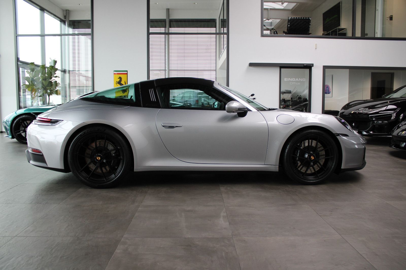 Porsche 992 TARGA 4 GTS T-HYBRID BOSE/LIFT/HD-MATRIX/21"