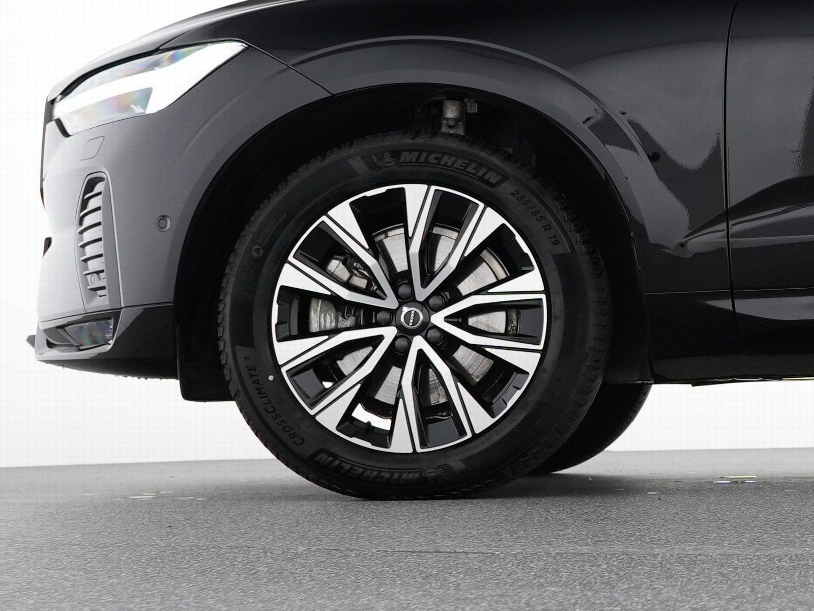 Volvo XC60 B5 Benzin AWD Plus Dark - Samsaru's Car Outlet
