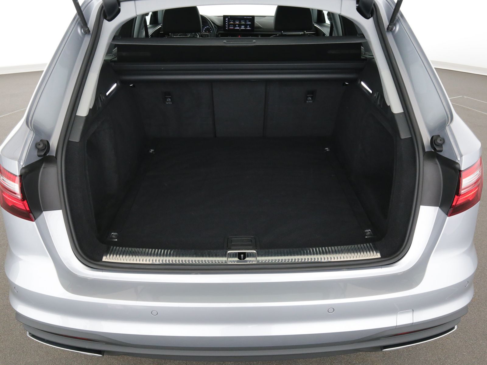 Audi A4 Avant 35 TDI S tronic - Samsaru's Car Outlet