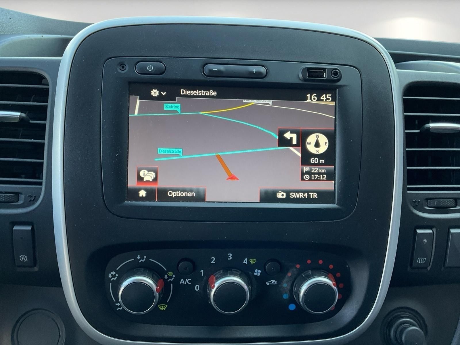 Renault Trafic - Samsaru's Car Outlet