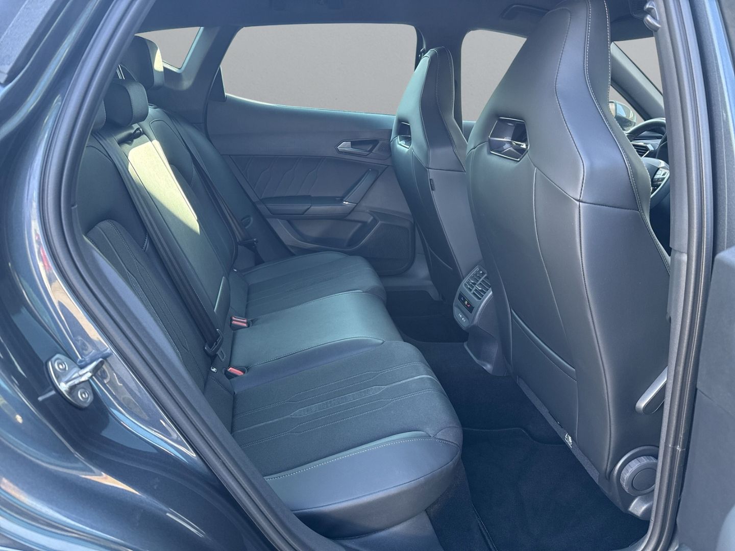 Cupra Formentor VZ 4D 2.0TSI *AHK+NAVI+BEATS+COPPER