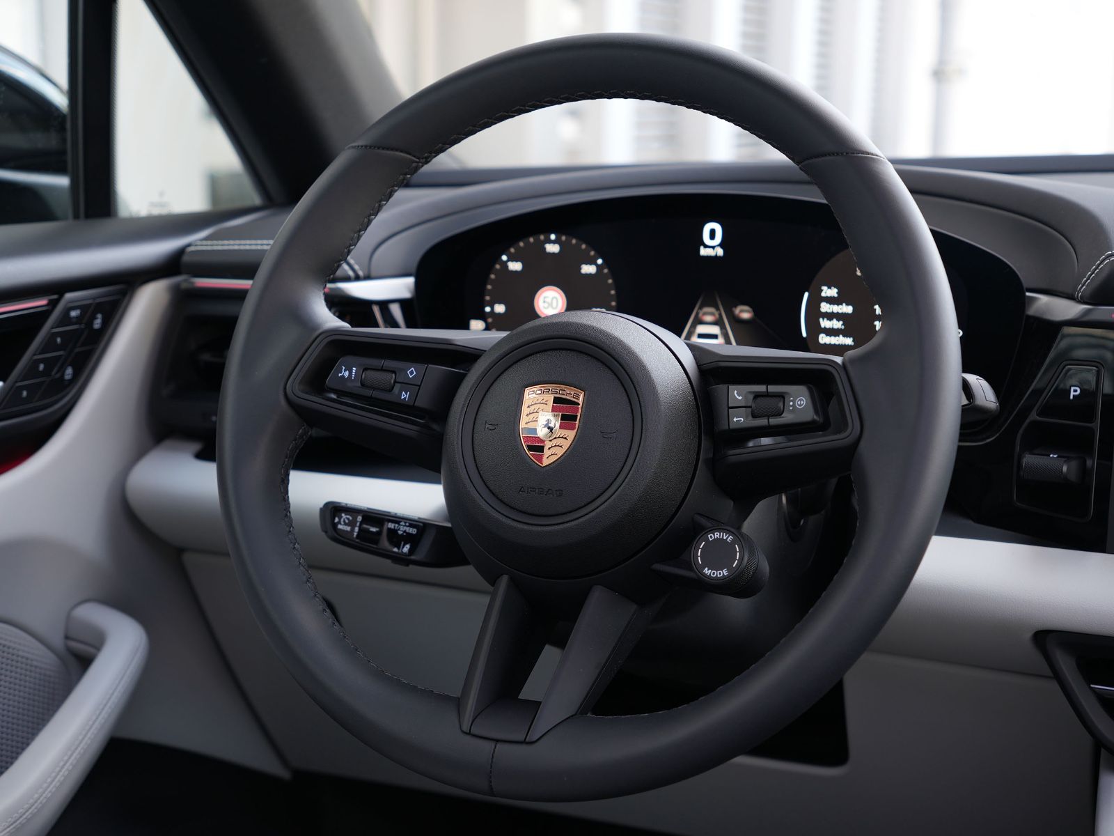 Porsche Macan 4 - Samsaru's Car Outlet