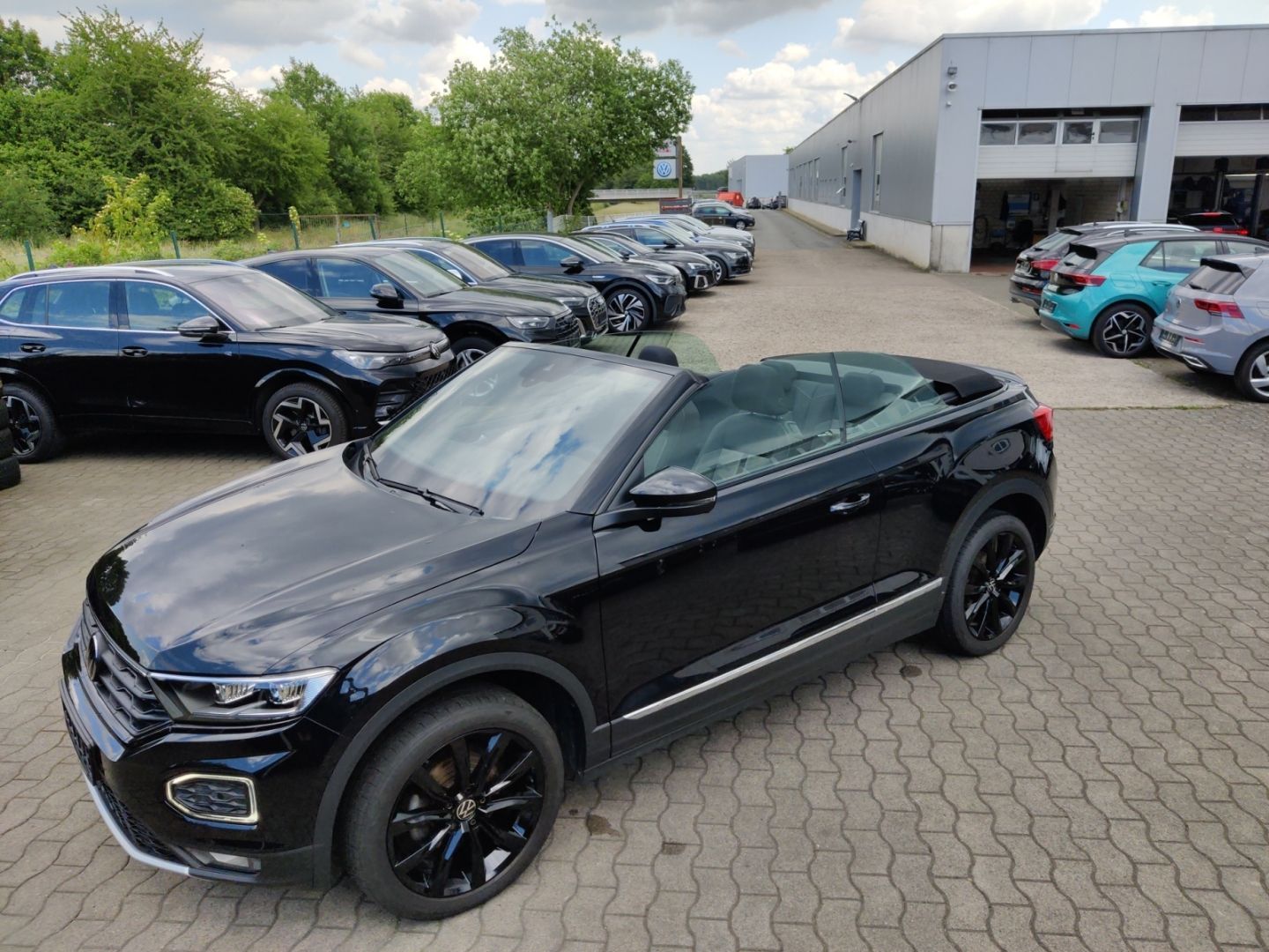 Volkswagen T-Roc Cabriolet 1.0 TSI Style - Samsaru's Car Outlet