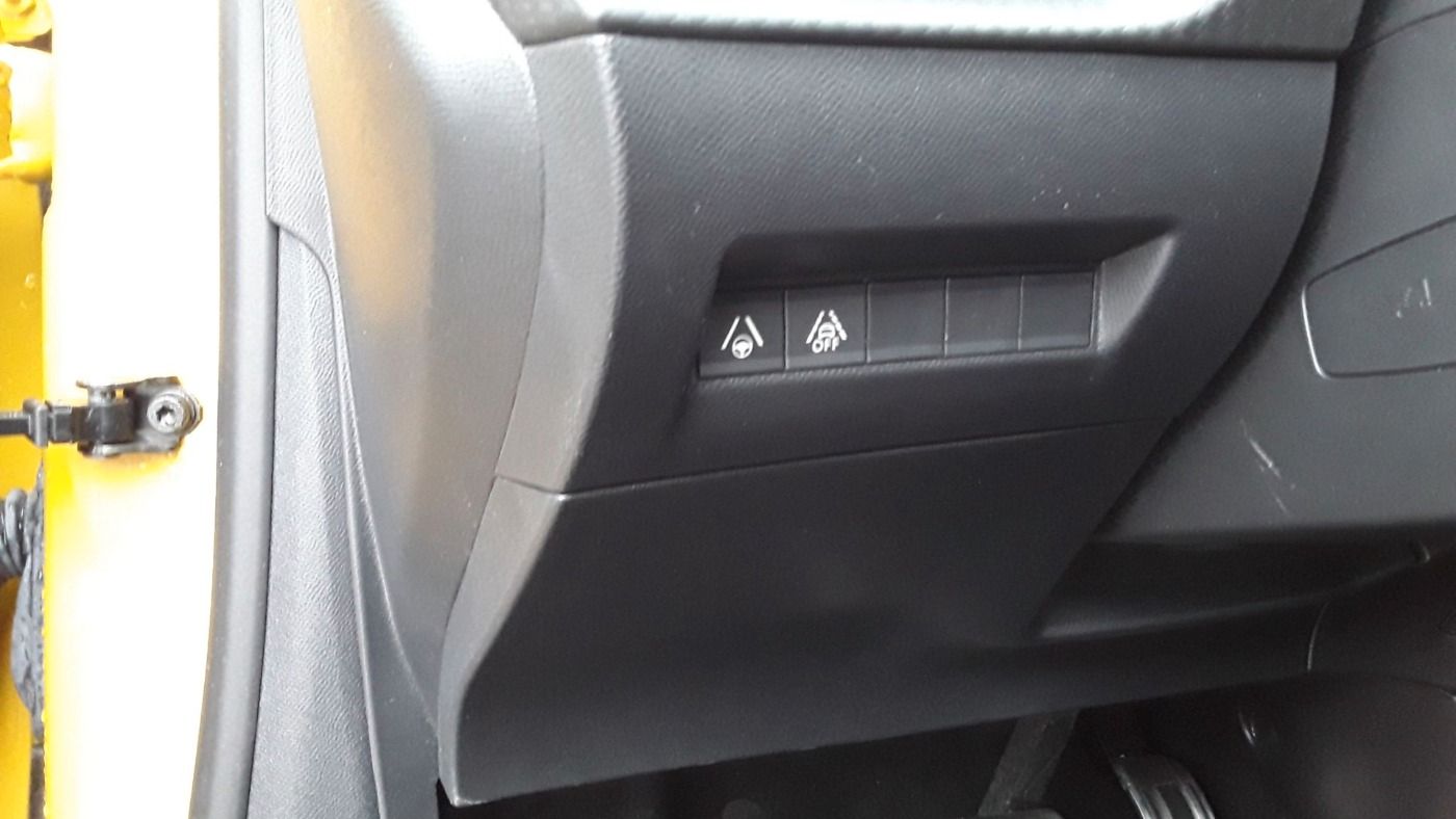 Peugeot 208 e- GT - Samsaru's Car Outlet