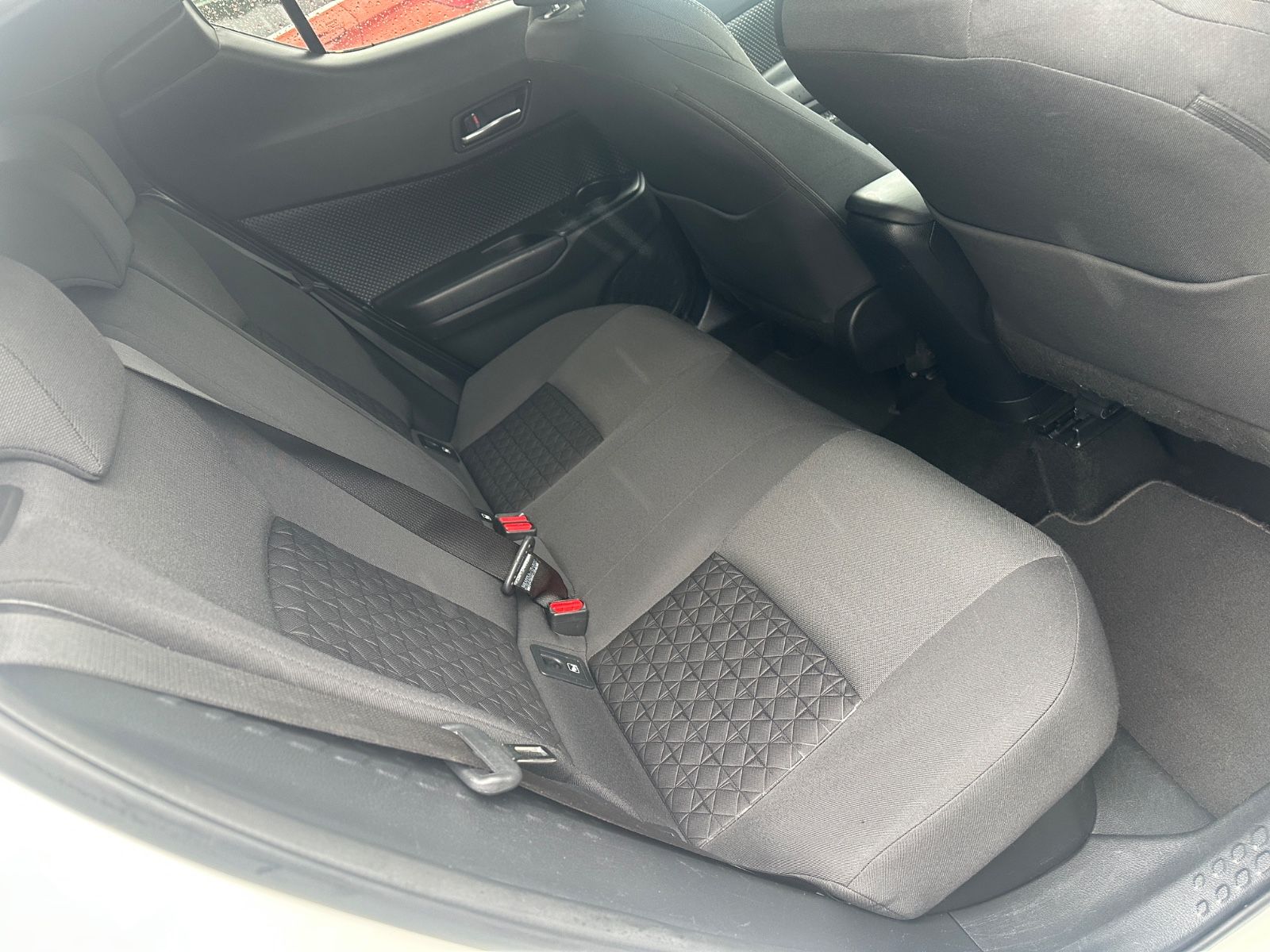 Toyota C-HR Hybrid - Samsaru's Car Outlet
