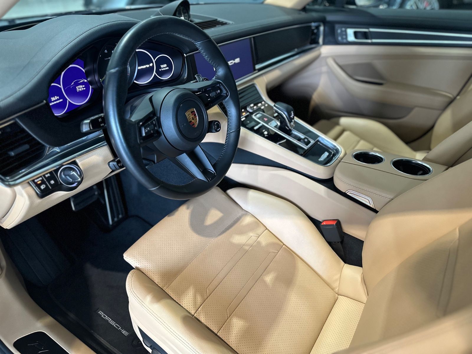 Porsche Panamera Sport Turismo 4 E-Hybrid Plat. Edition