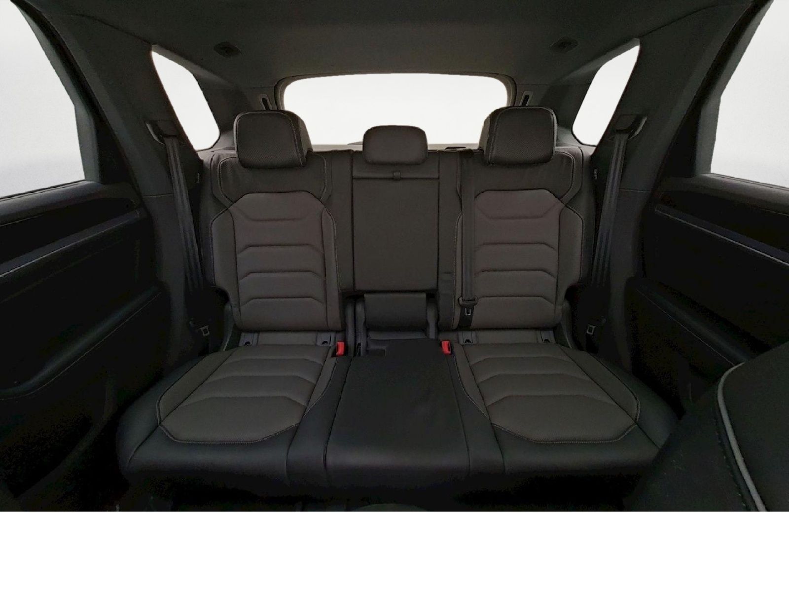 Volkswagen Touareg 3.0 TDI R-Line - Samsaru's Car Outlet