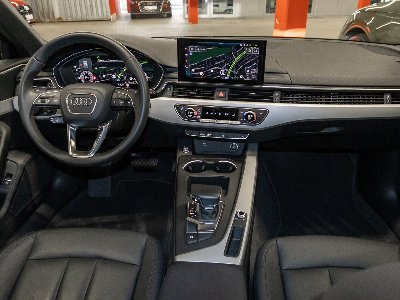 Audi A4 Avant 35 TFSI advanced - Samsaru's Car Outlet