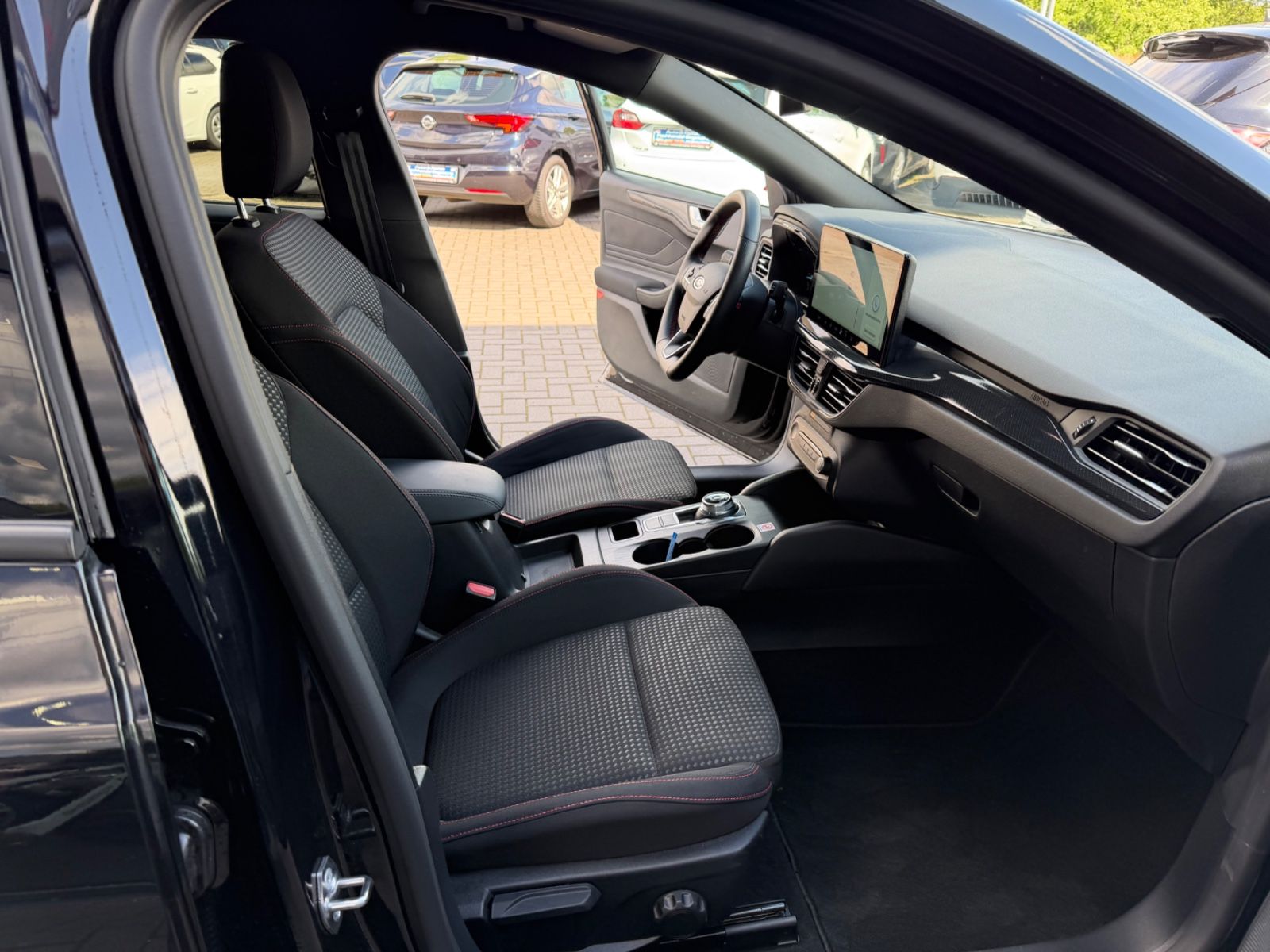 Ford Focus Lim. 1.5TDCI ST-Line*ACC*LED*NAVI*KAMERA