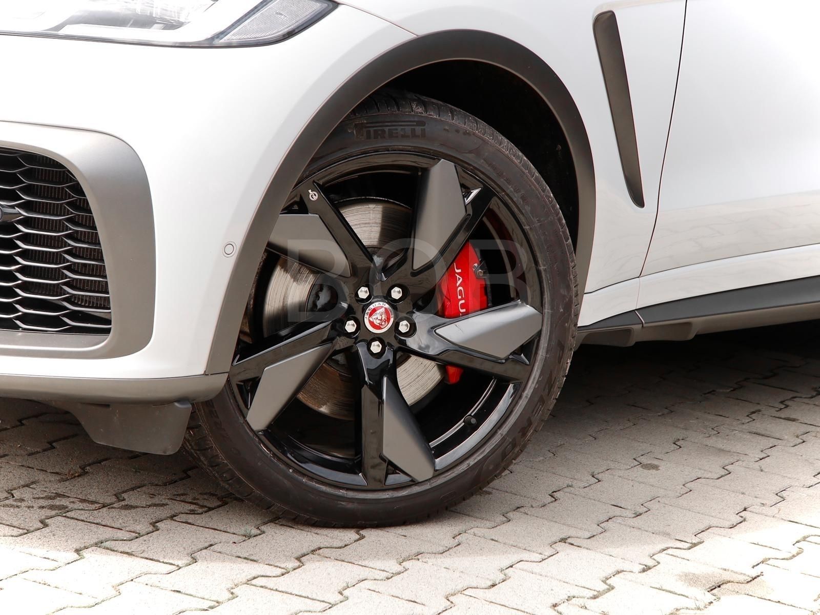 Jaguar F-Pace P550 SVR AWD