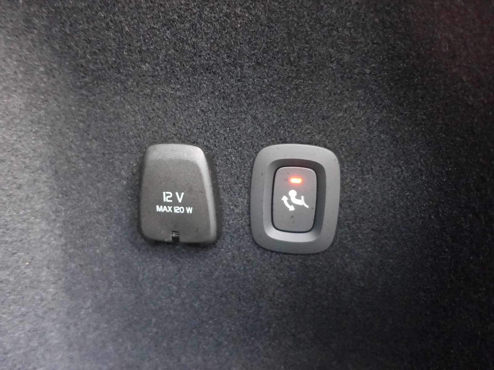 Volvo V60 Ultra Dark T8 AWD Plug-in Hybrid/AHK/Pano