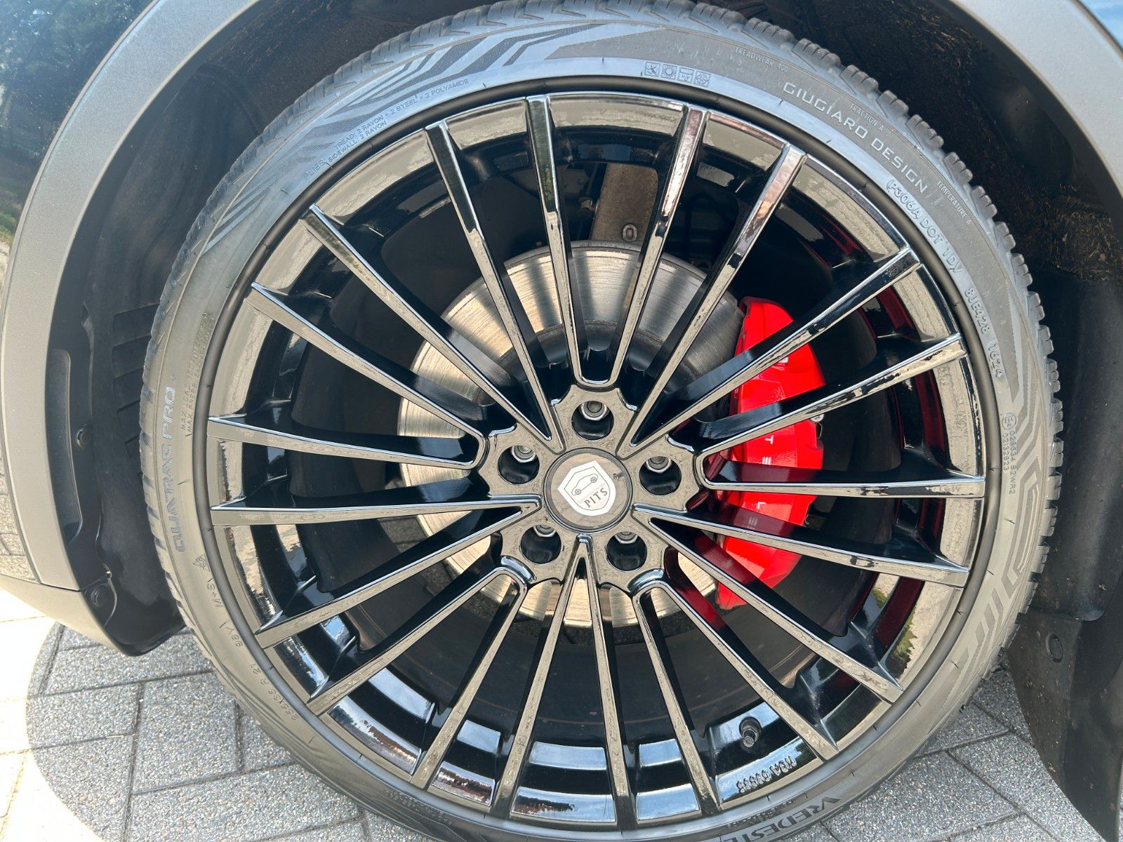 Tesla Model Y Performance Dual AWD