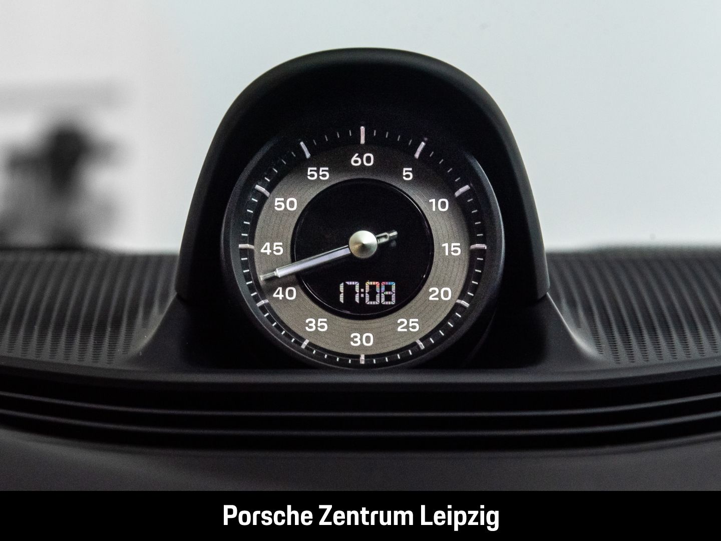 Porsche Taycan Turbo S Cross Turismo ActiveRide Burmeste