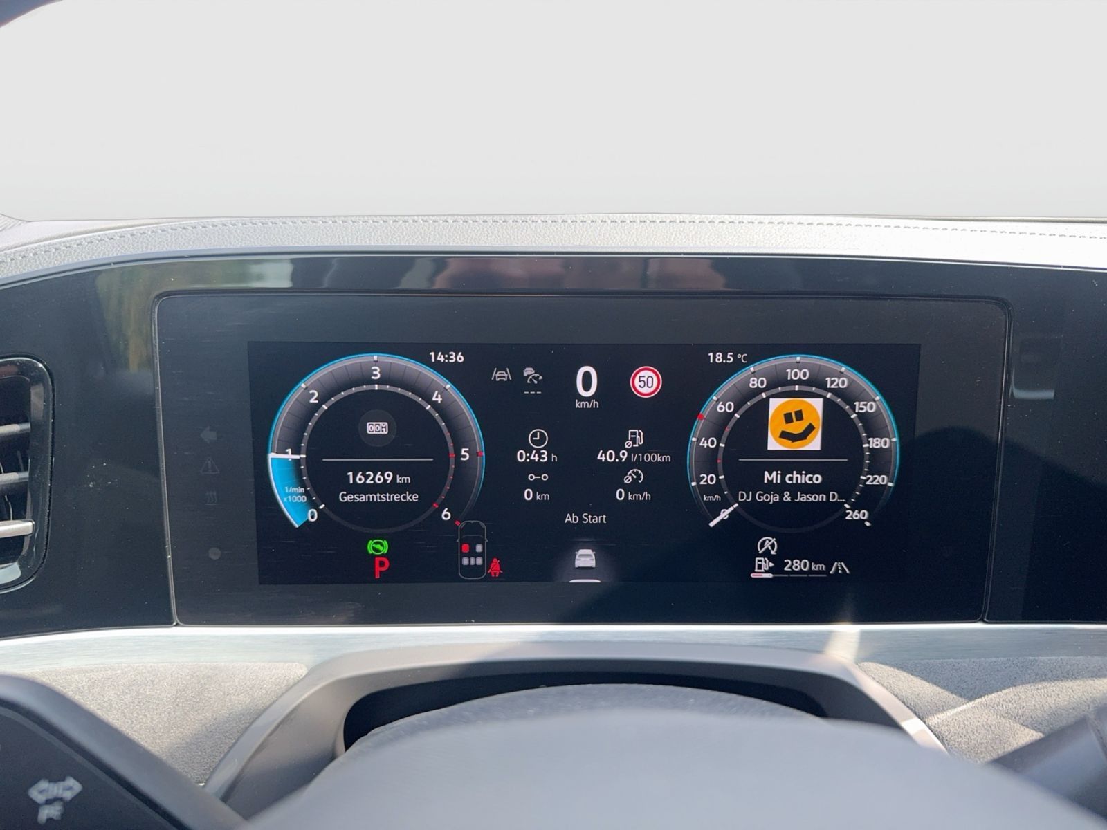 Volkswagen Passat R-Line 2.0TDI 4M AHK STANDH PANO HUD 360°