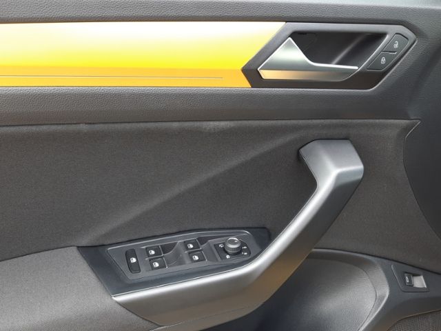 Volkswagen T-Roc 1.5TSI DSG Style - Samsaru's Car Outlet