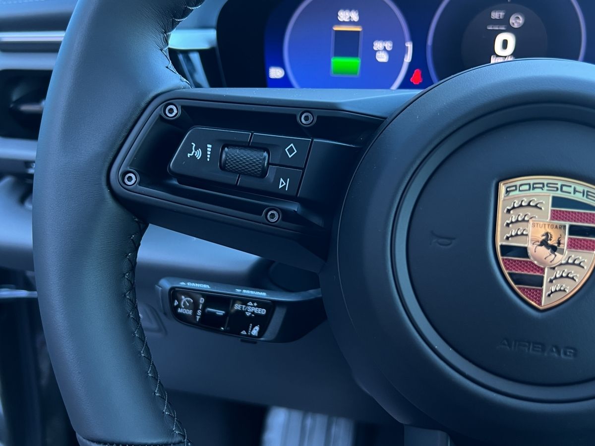 Porsche Macan 4 | Luftfederung | InnoDrive | BOSE |