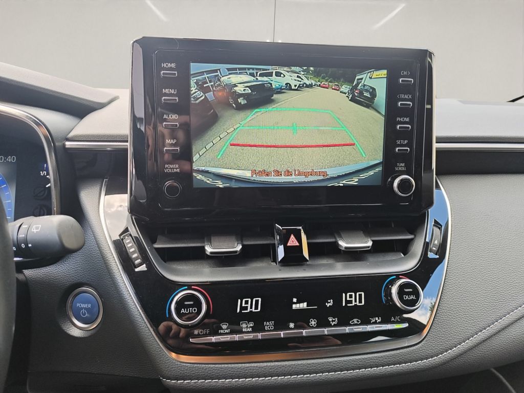 Toyota Corolla 1.8 Hybrid - Samsaru's Car Outlet
