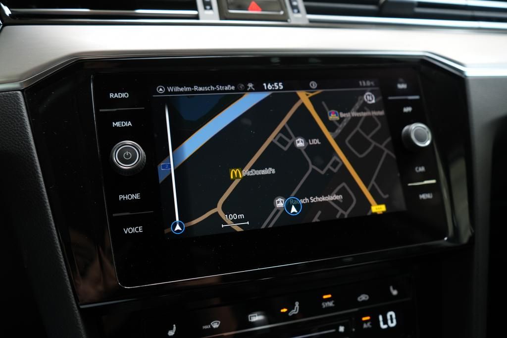 Volkswagen Passat Variant 1.5 TSI Elegance - Samsaru's Car Outlet