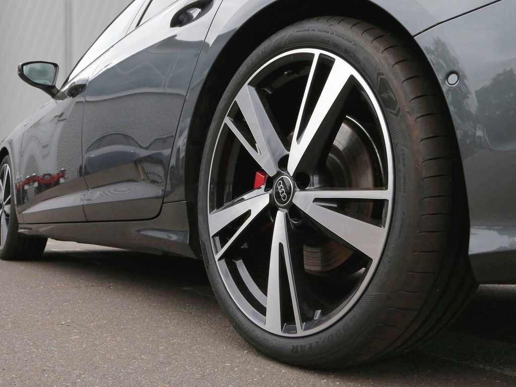 Audi A6 Avant 55 TFSI e Q S line - Samsaru's Car Outlet