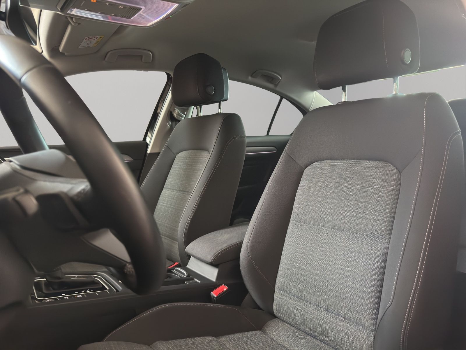 Volkswagen Passat Lim. Business - Samsaru's Car Outlet