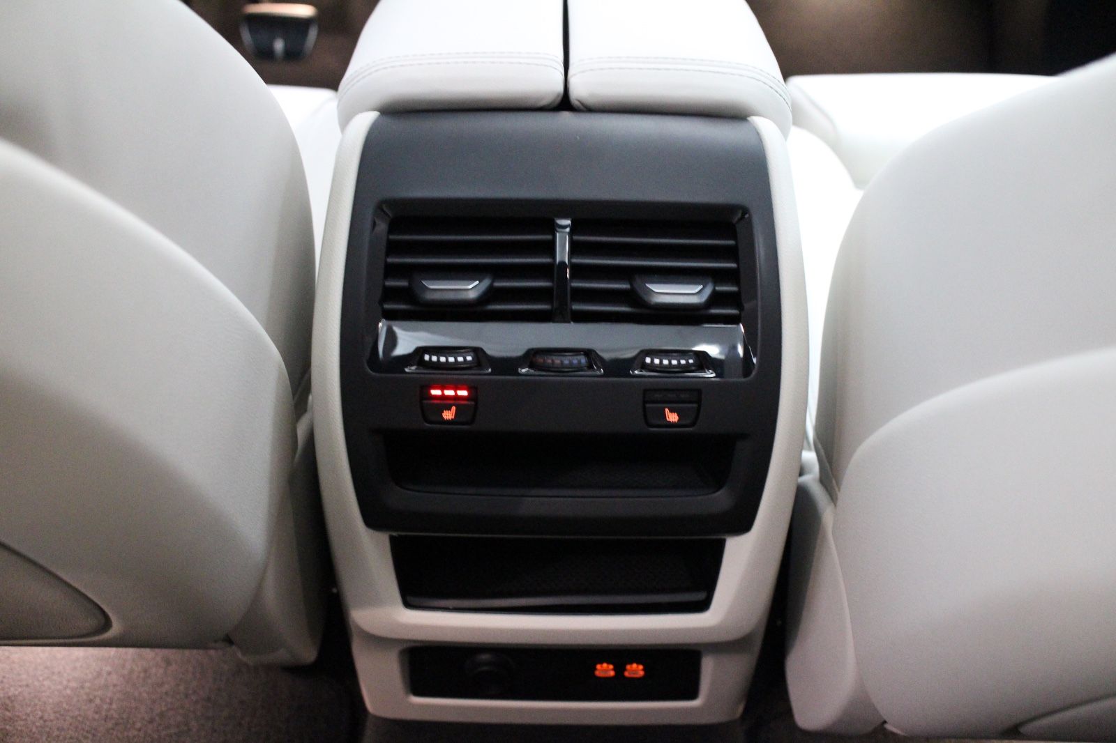 BMW X5 30 d xDrive M Sport H&K Carbon Luftfederung