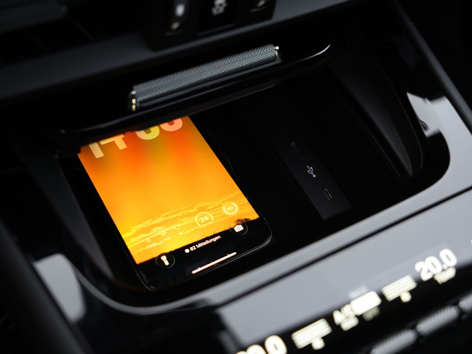 Porsche E-Hybrid INNODRIVE-LUFTF.-PANO-AHK-MASSAGE-VOLL