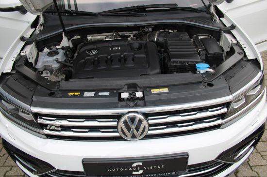 Volkswagen Tiguan 2.0 TDI 4Motion R-Line DSG Pano AHK ACC 2
