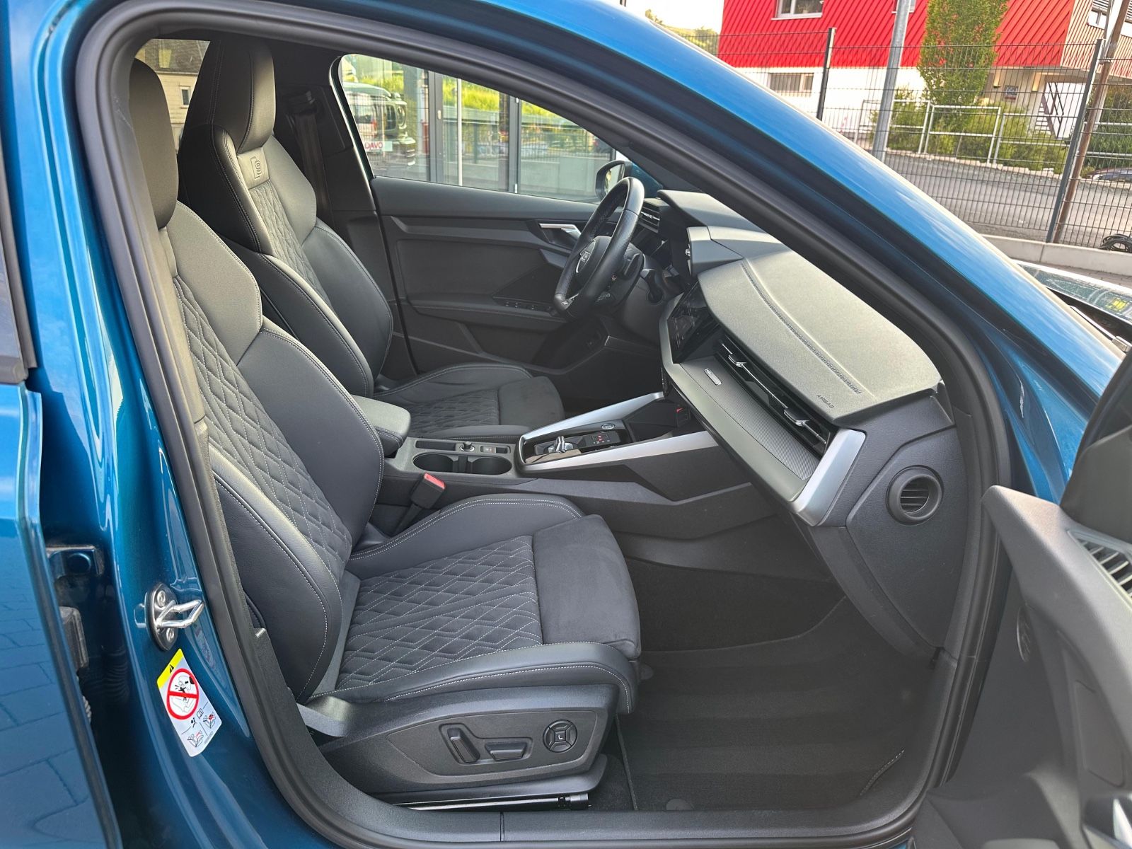 Audi A3 Sportback 40 TFSI e S line - Samsaru's Car Outlet