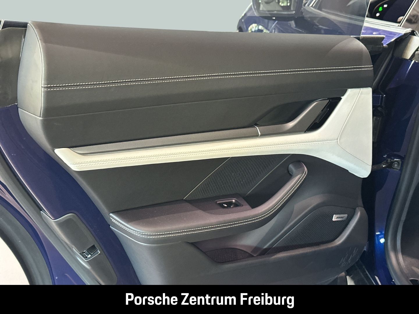 Porsche Taycan Turbo HA-Lenkung InnoDrive Head-Up BOSE