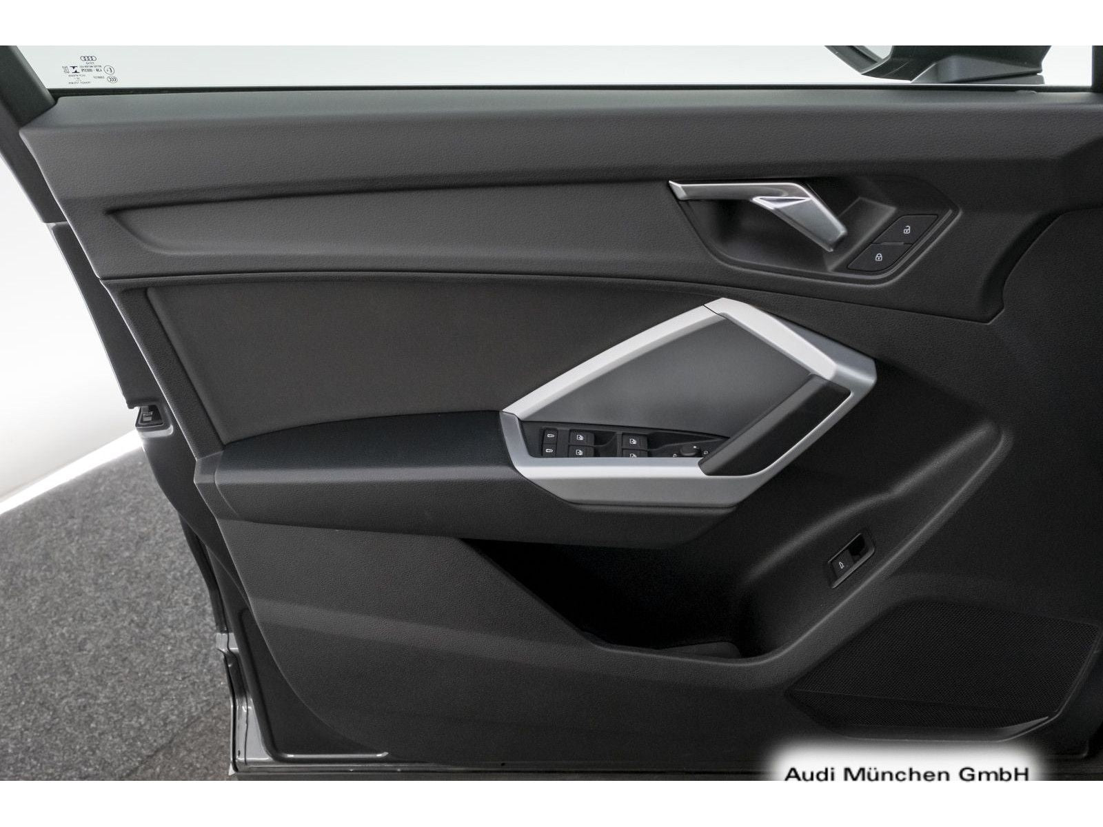 Audi Q3 45 TFSI qu. S tronic S line - Samsaru's Car Outlet