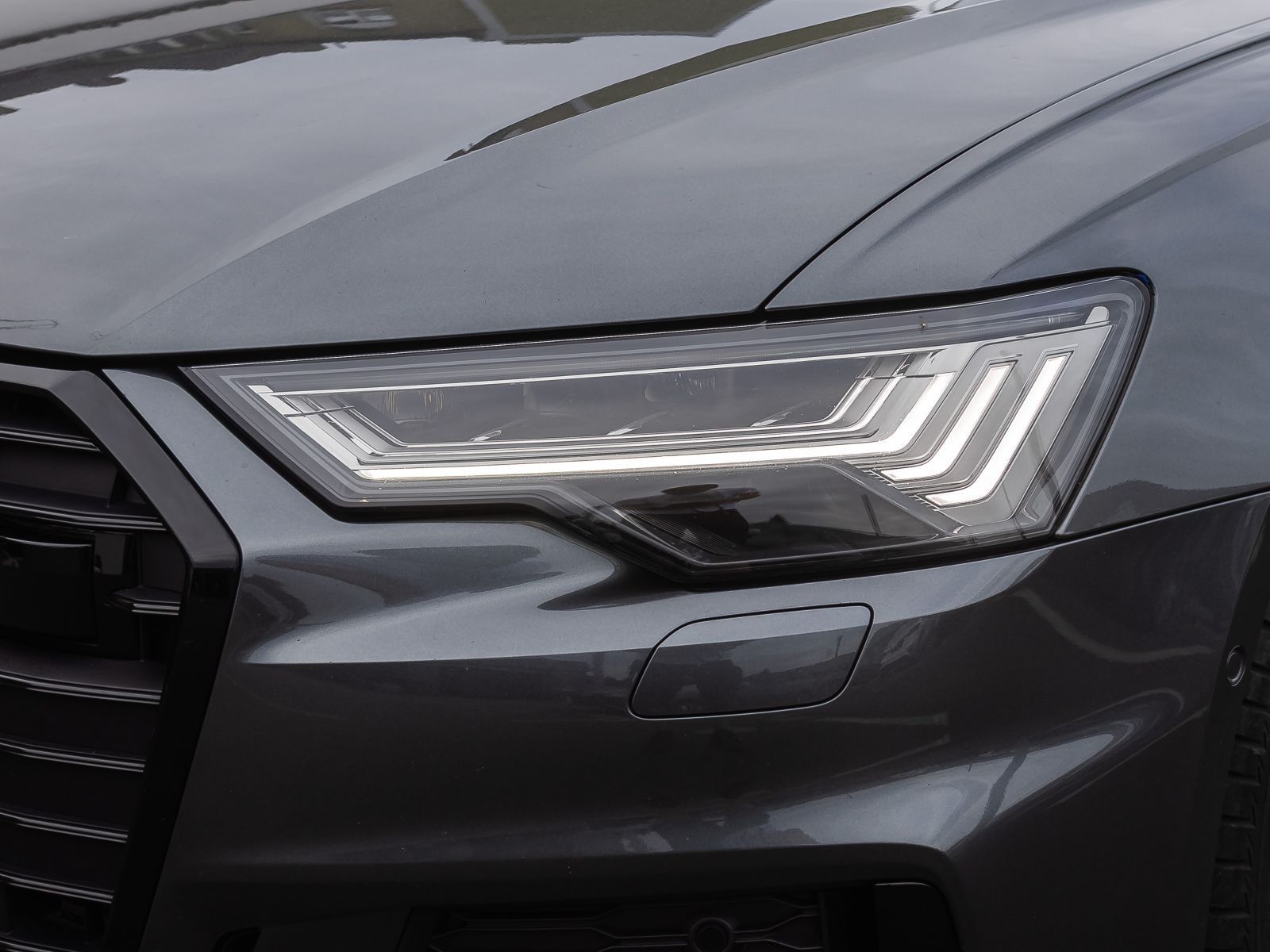 Audi A6 Avant S line 55TFSIe qu Navi Matrix HuD Stand