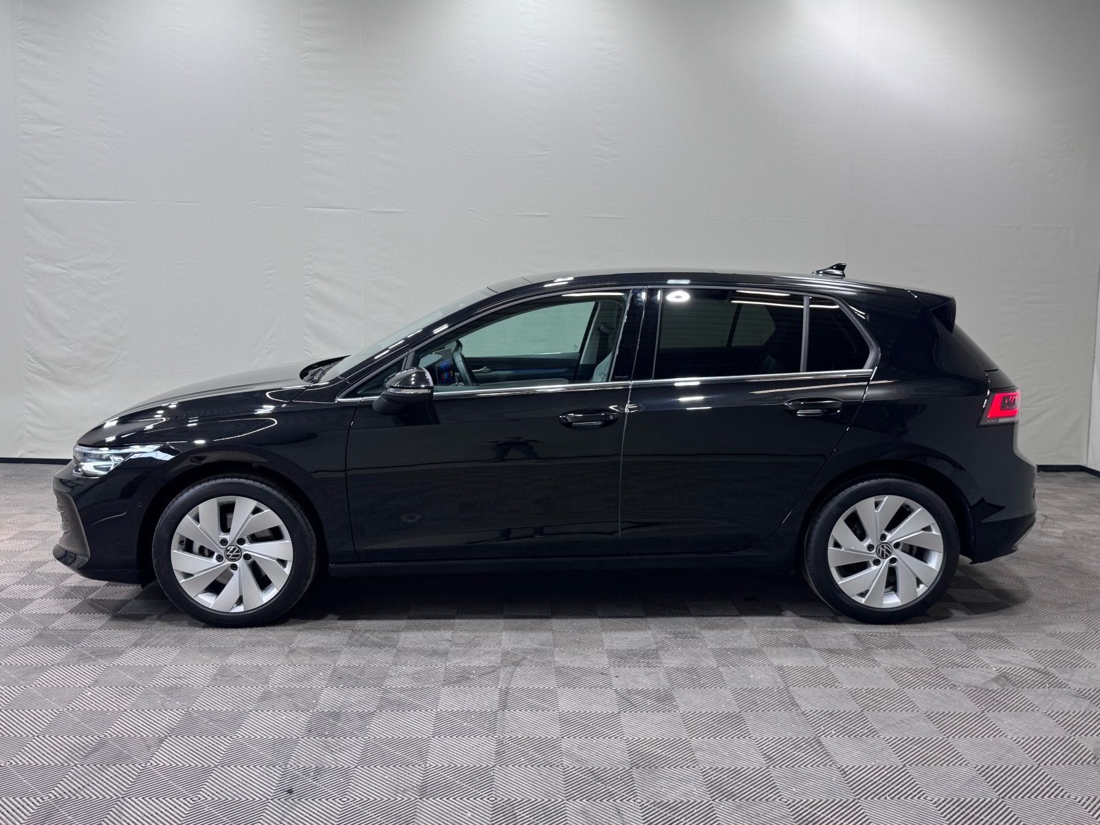 Volkswagen Golf Style 2.0 TSI DSG 4M | PANO MATRIX RÜKA NAV