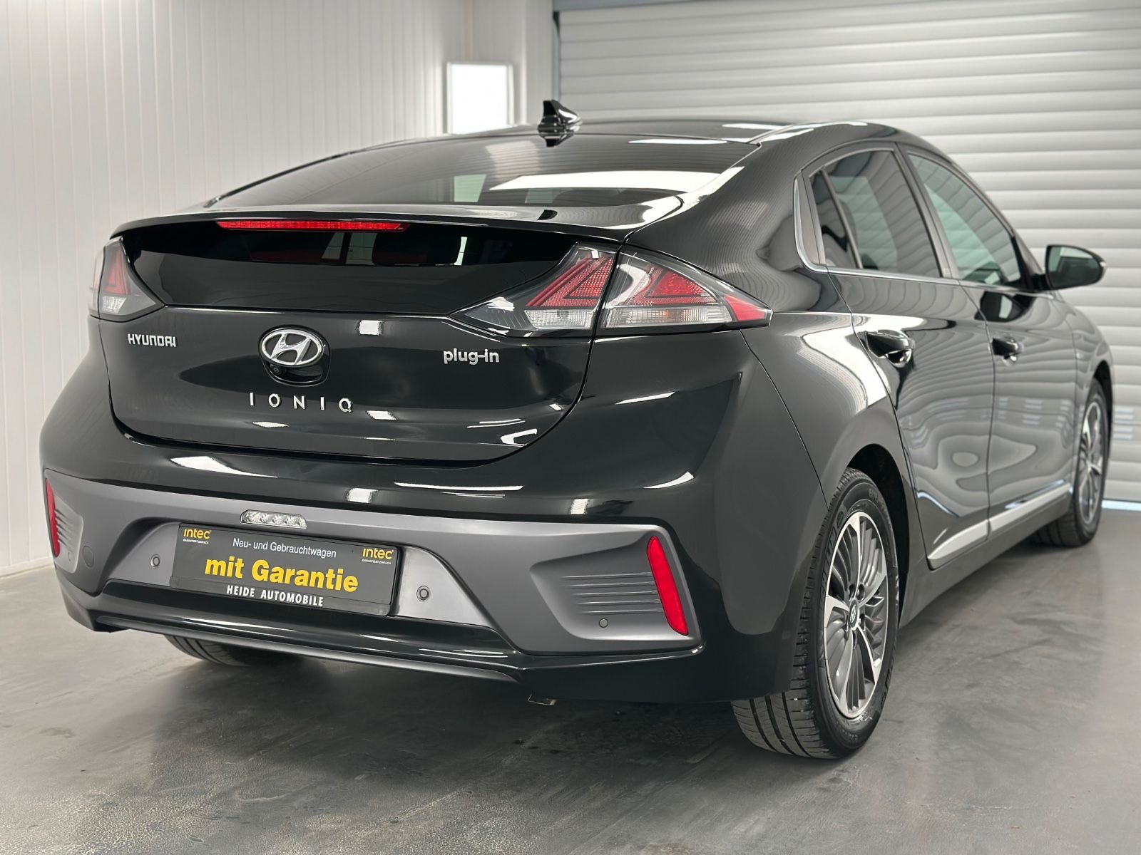 Hyundai IONIQ Prime Plug-In Hybrid - Samsaru's Car Outlet