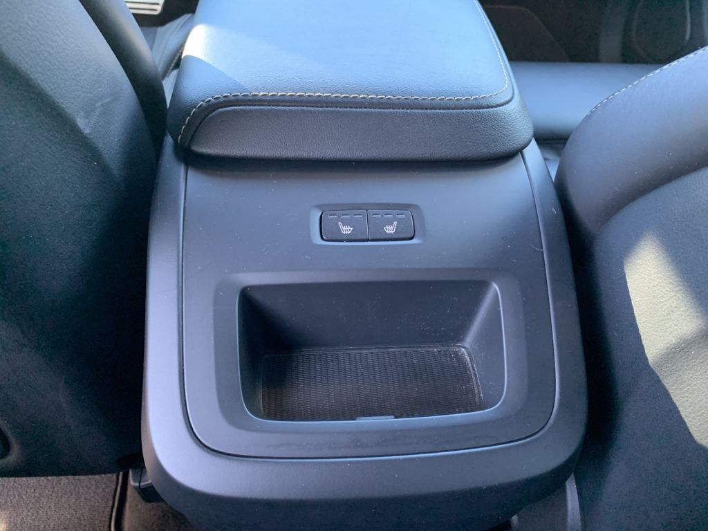 Volvo XC60 B4 D AWD Plus Dark,PANO,AHK,LED