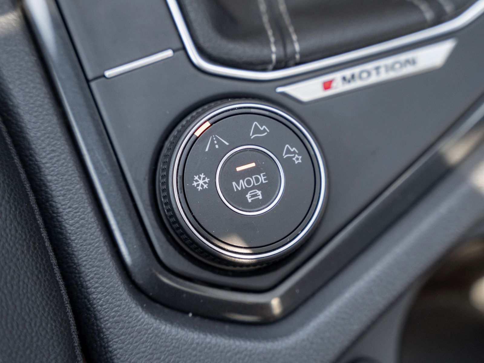 Volkswagen Tiguan R-Line 2.0 TSI - Samsaru's Car Outlet