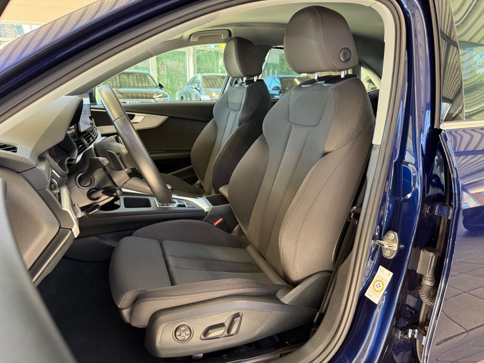 Audi A4 Lim. 40 TDI quattro advanced /1Hd./Matrix/ACC