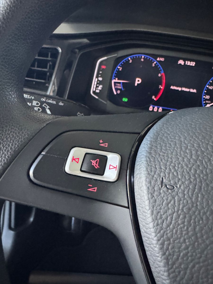Volkswagen Polo VI 1.0 TSI Comfortline - Samsaru's Car Outlet