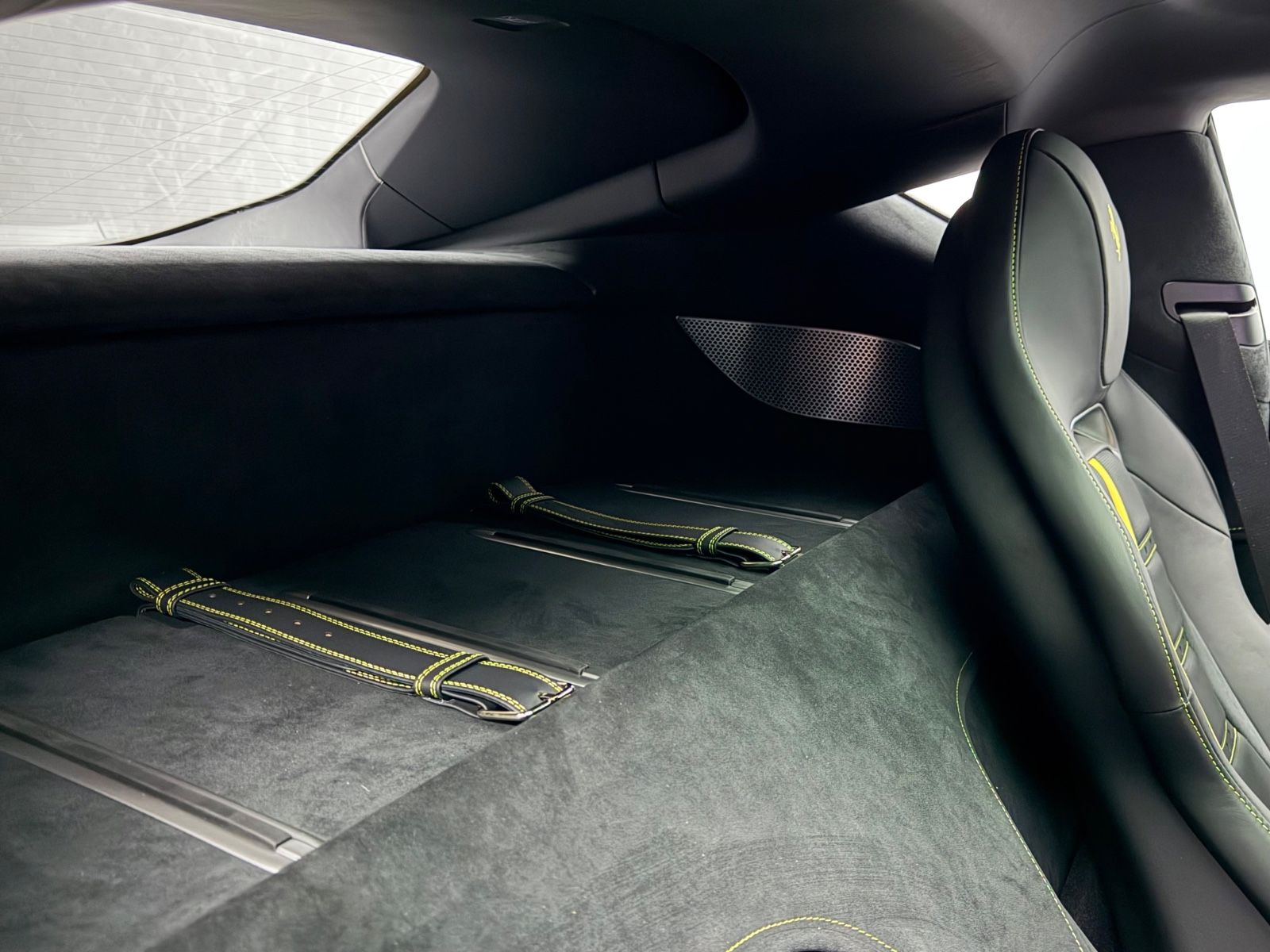 Ferrari 12Cilindri FULLCARBON VIOLA HONGKONG LIFT 360
