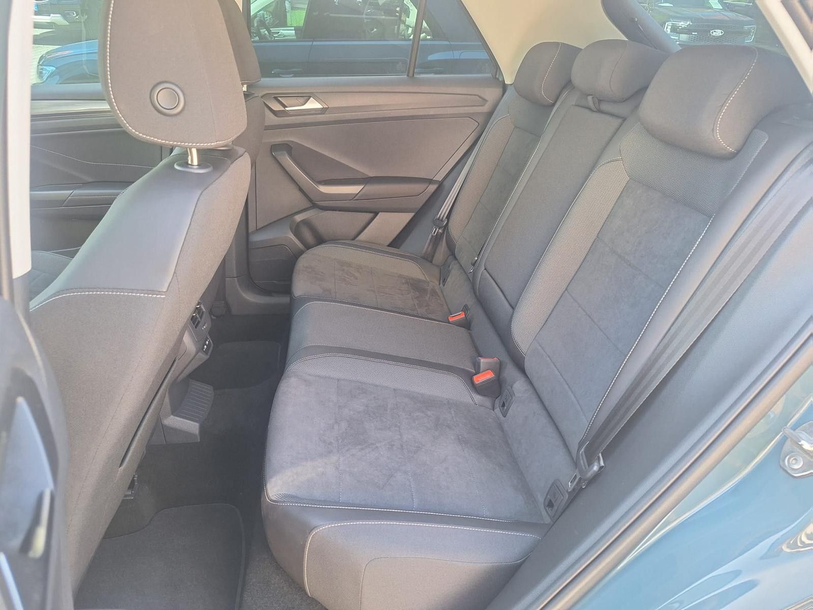 Volkswagen T-Roc Style 2.0 TDI DSG - Samsaru's Car Outlet