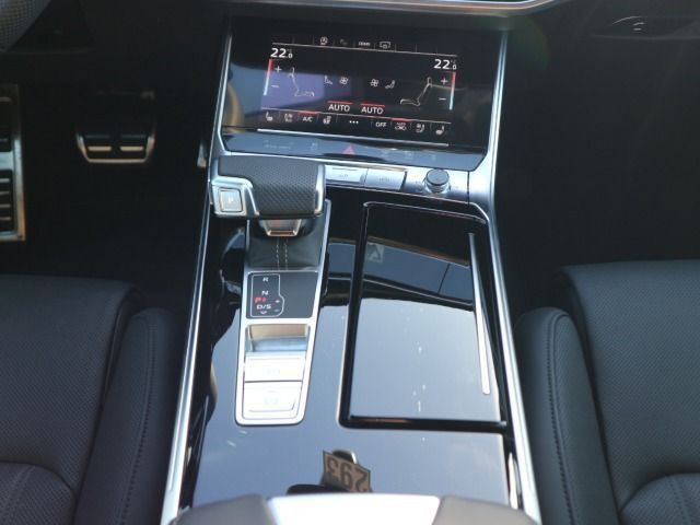 Audi RS 6 Avant performance RS-SPORTAGA*STHZ*360°*ACC