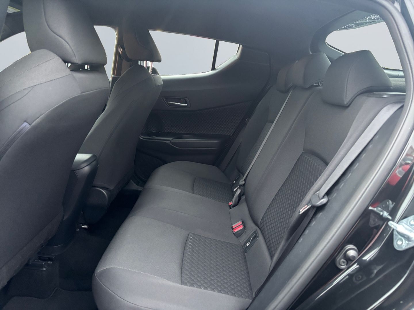 Toyota C-HR 2.0 Hybrid Business-Edition *LED*CAM*CarPla