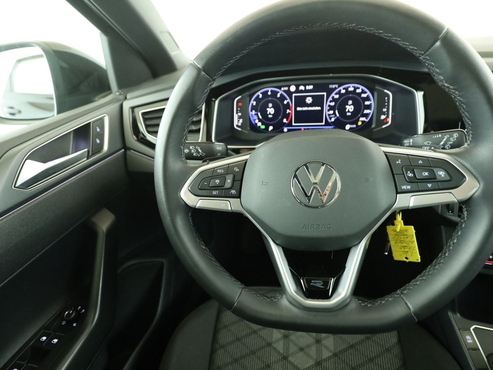 Volkswagen Taigo 1.0 TSI R-Line - Samsaru's Car Outlet
