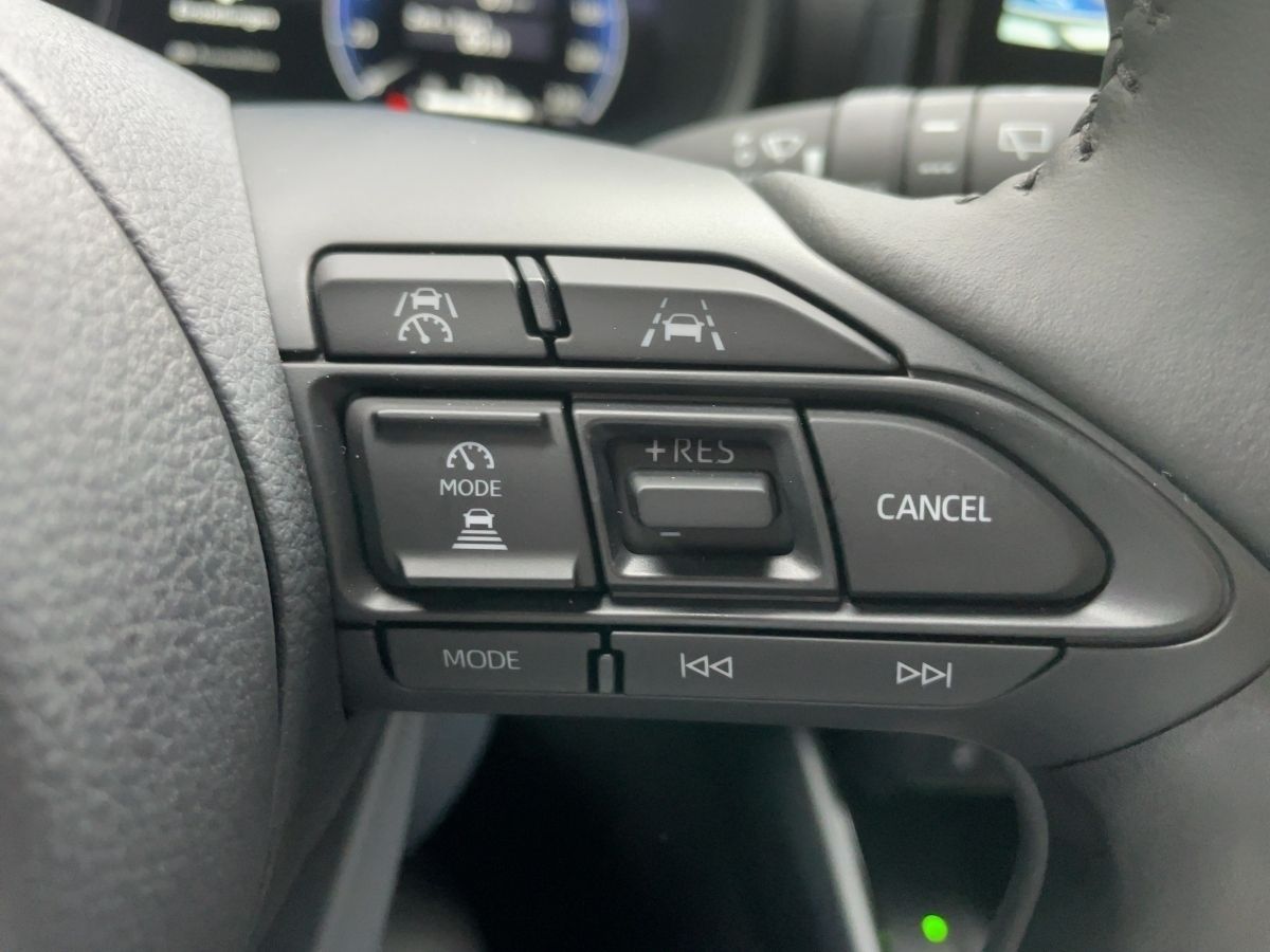 Toyota Yaris 1.5 Hybrid Style*LED+CARPLAY+PDC+KAMERA+KL