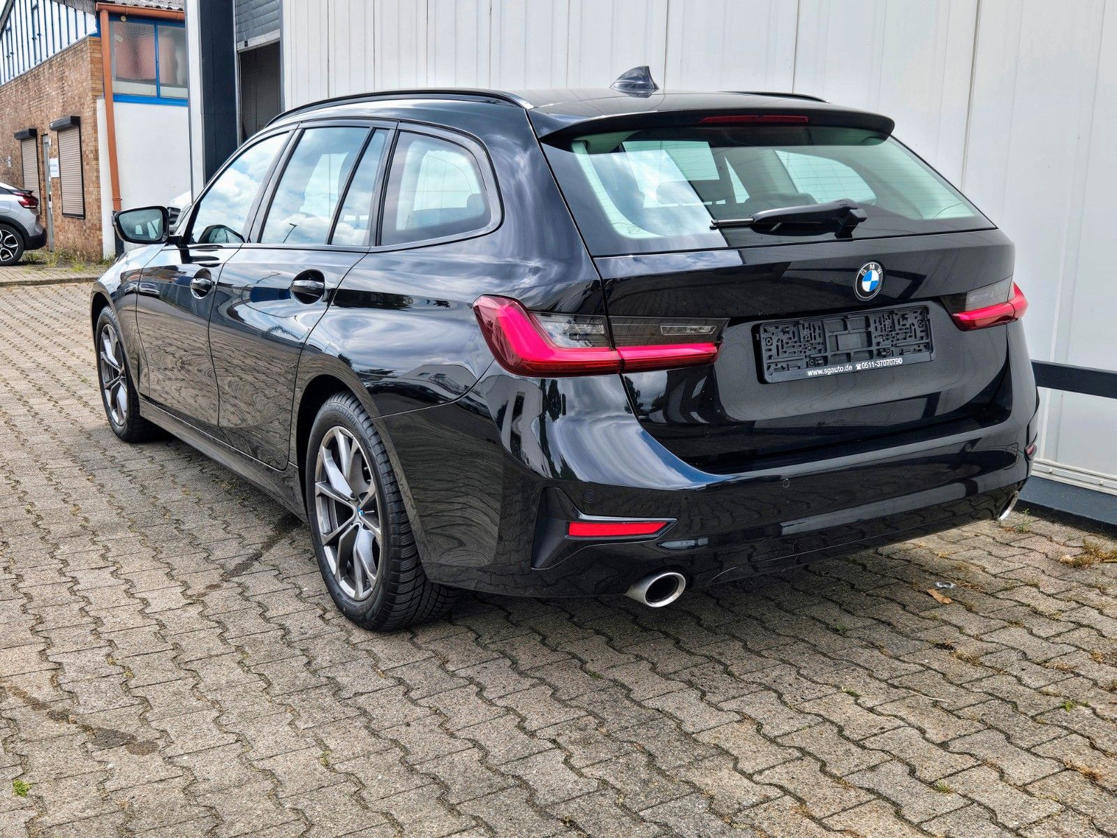 BMW 320d xDrive SPORT LINE - Samsaru's Car Outlet