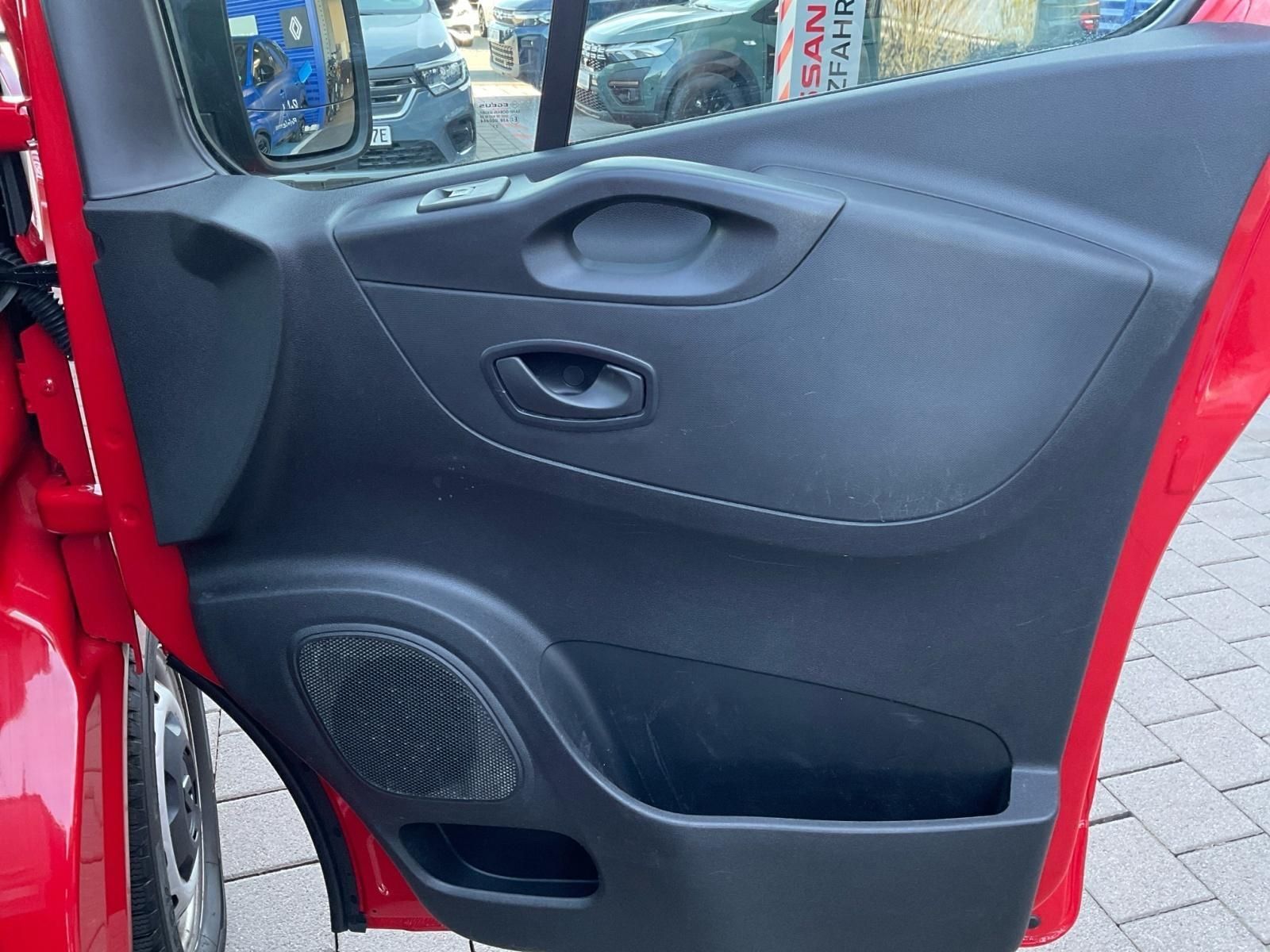 Renault Trafic - Samsaru's Car Outlet
