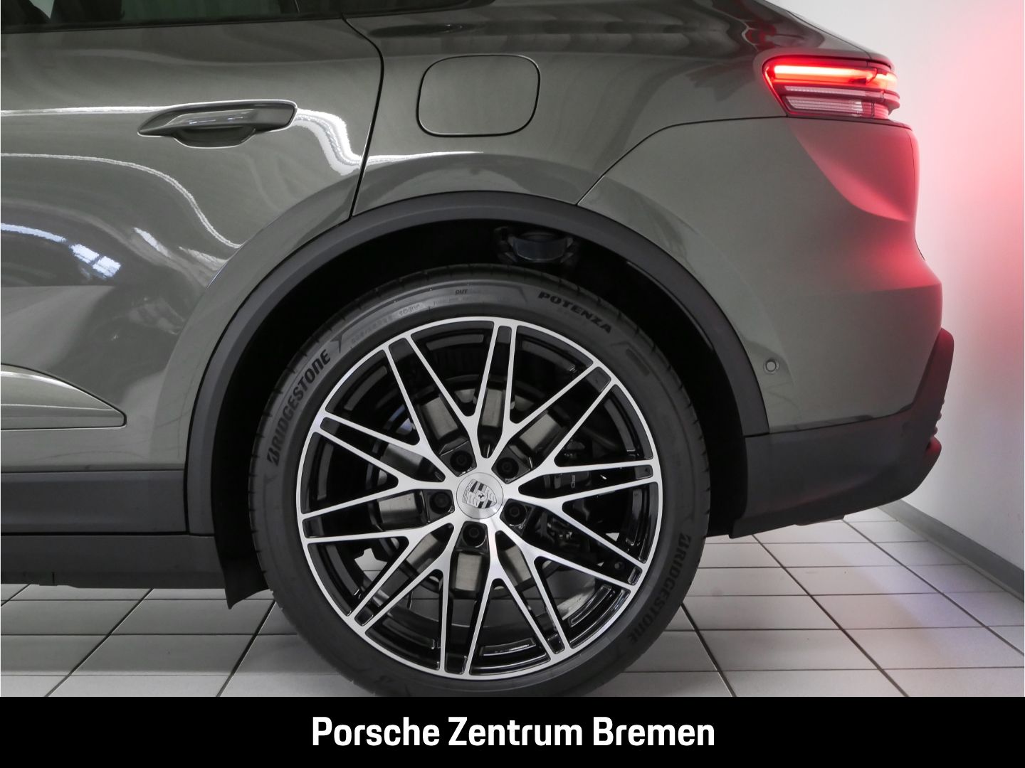 Porsche Macan 4S Sportpaket - Samsaru's Car Outlet