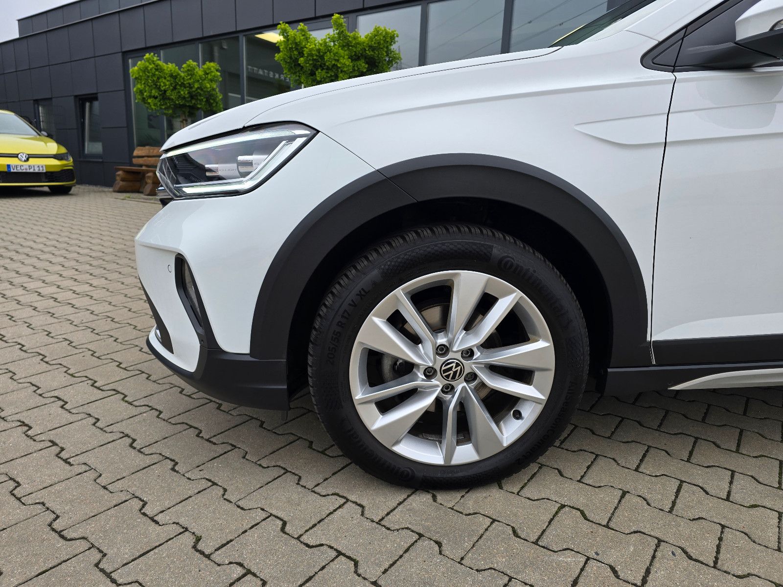 Volkswagen Taigo 1.0TSI DSG Life - Samsaru's Car Outlet