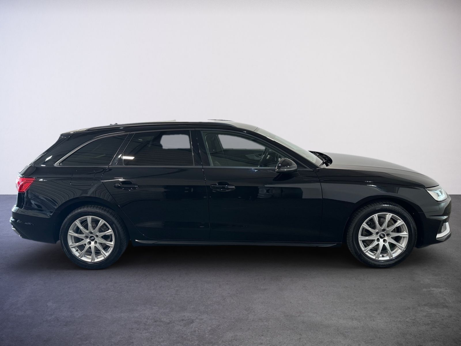Audi A4 Avant 35 TDI ADVANCED S TRONIC - Samsaru's Car Outlet
